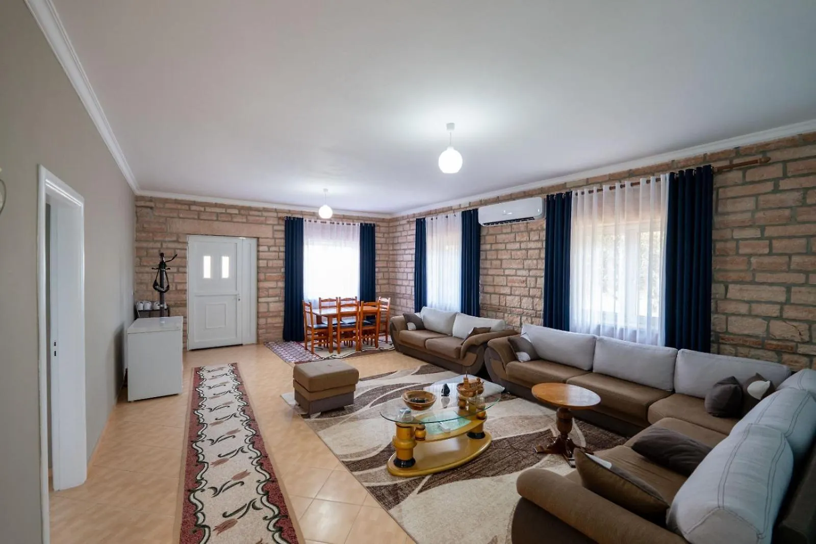 Vila Ergi Ksamil 0*,  Albánie