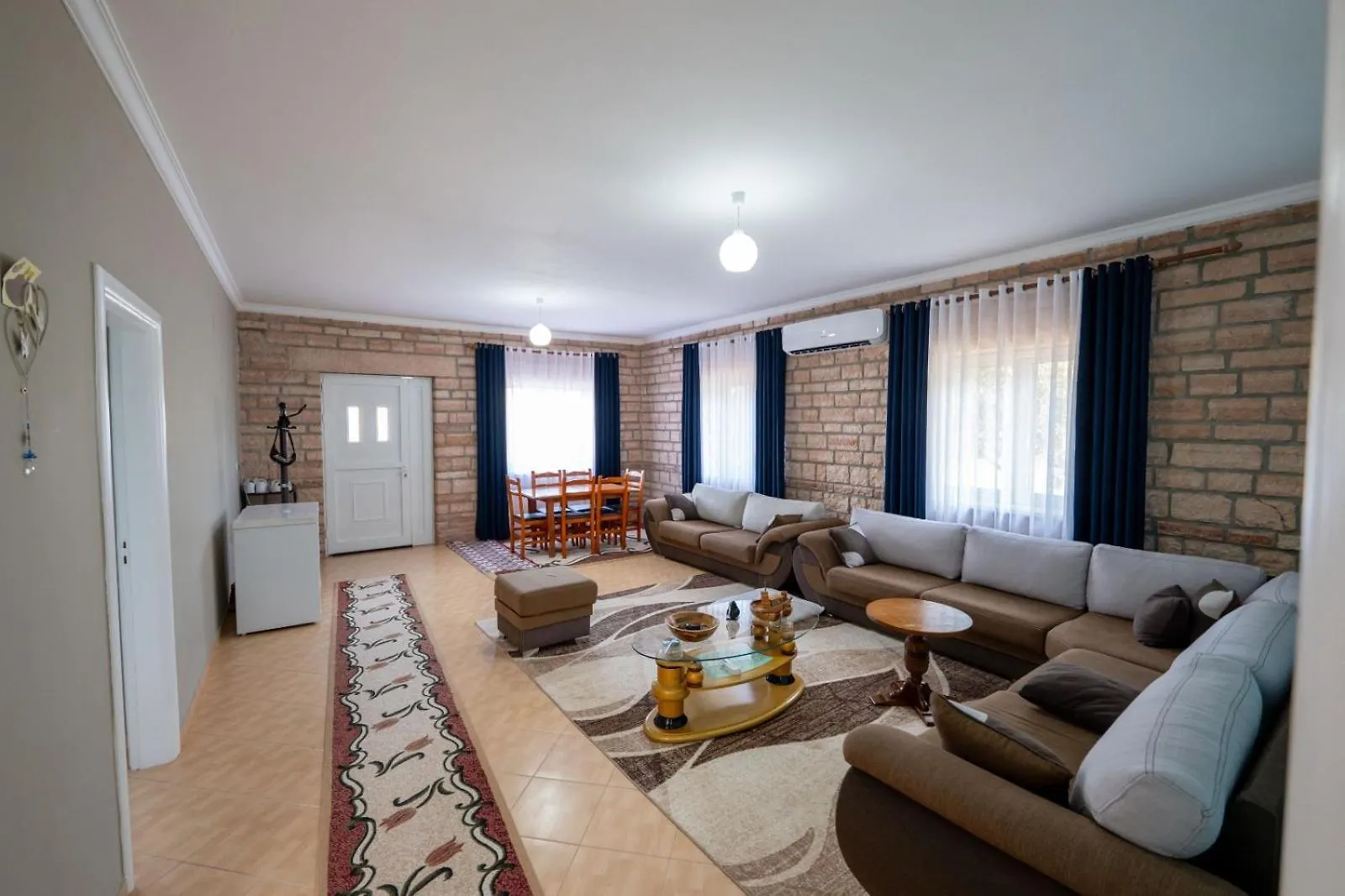Vila Ergi Ksamil 0*,  Albánie
